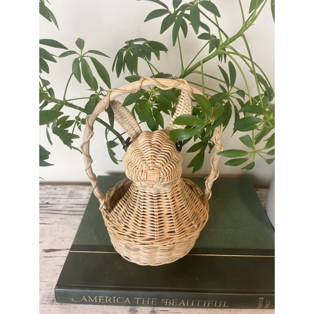 Vintage 1980’s Bunny Rabbit Shaped Wicker Basket Easter Handle Spring Home Decor - Picture 4 of 8
